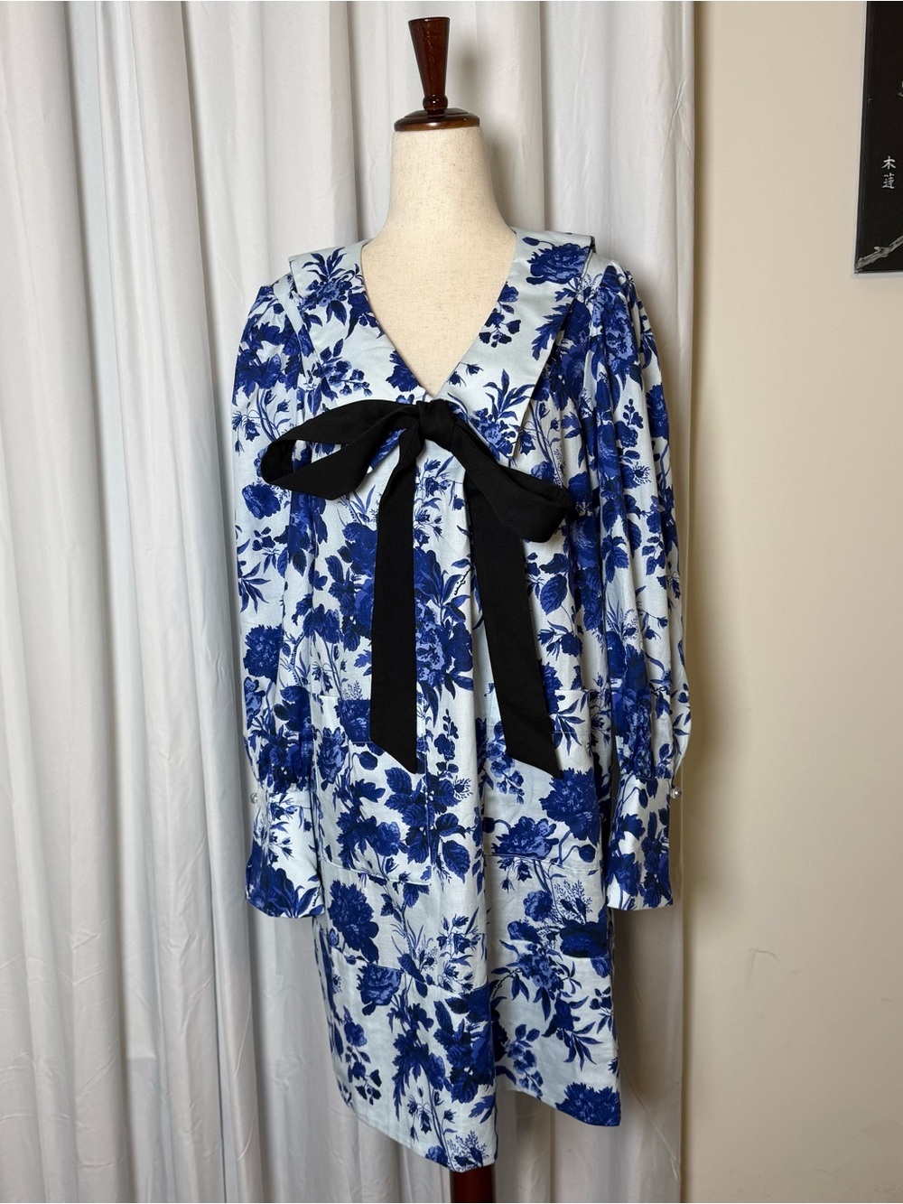 Tuckernuck Bella Dress Medium NWT Sapphire Bloom Blue Floral Bow Mini Dress - Picture 4 of 16
